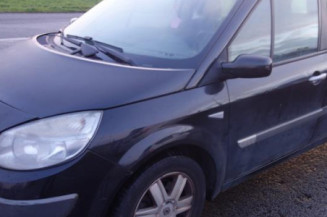 Calculateur moteur RENAULT GRAND SCENIC 2
