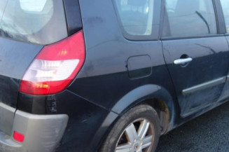 Calculateur moteur RENAULT GRAND SCENIC 2