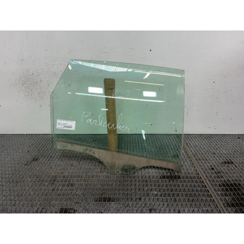 Vitre arriere droit RENAULT SCENIC 2 Photo n°1
