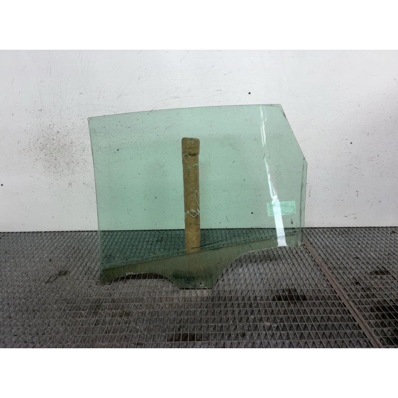 Vitre arriere droit RENAULT SCENIC 2 Photo n°4