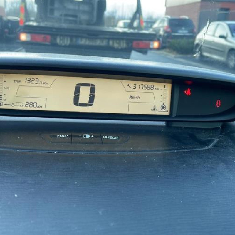 Feu arriere principal droit (feux) CITROEN C4 1 Photo n°6