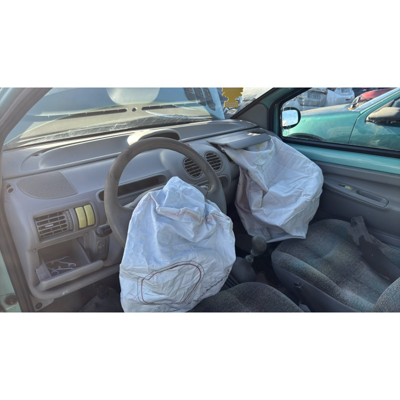Calculateur moteur RENAULT TWINGO 1 Photo n°10