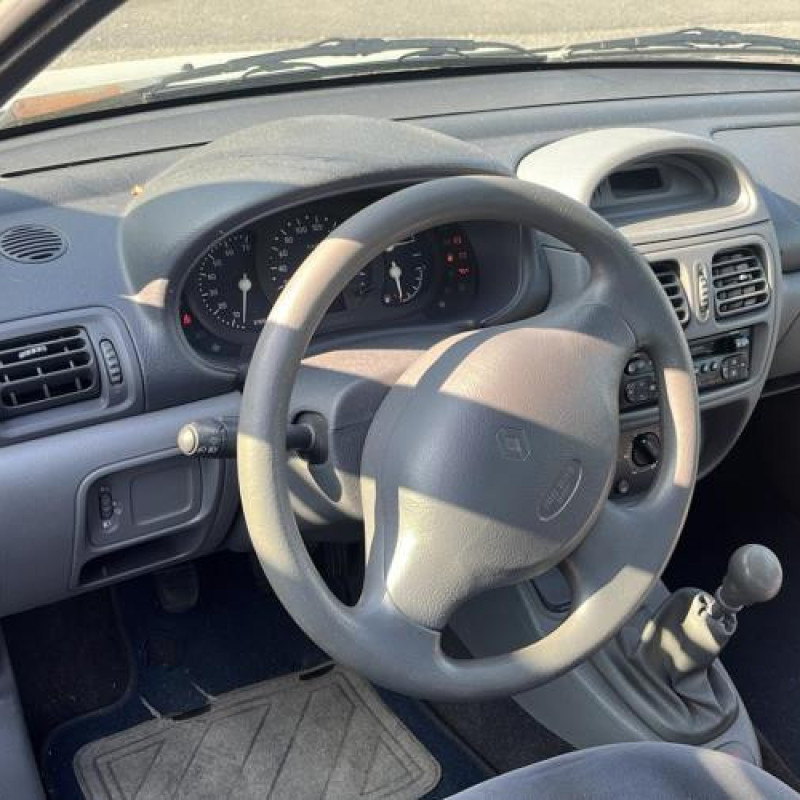Compteur RENAULT CLIO 2 Photo n°7