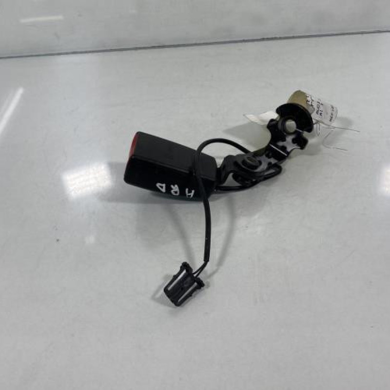 Attache ceinture arriere droit AUDI A1 1 Photo n°2