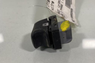 Interrupteur de leve vitre avant droit AUDI A1 1