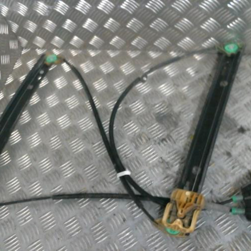 Leve vitre electrique avant gauche AUDI A1 1 Photo n°1