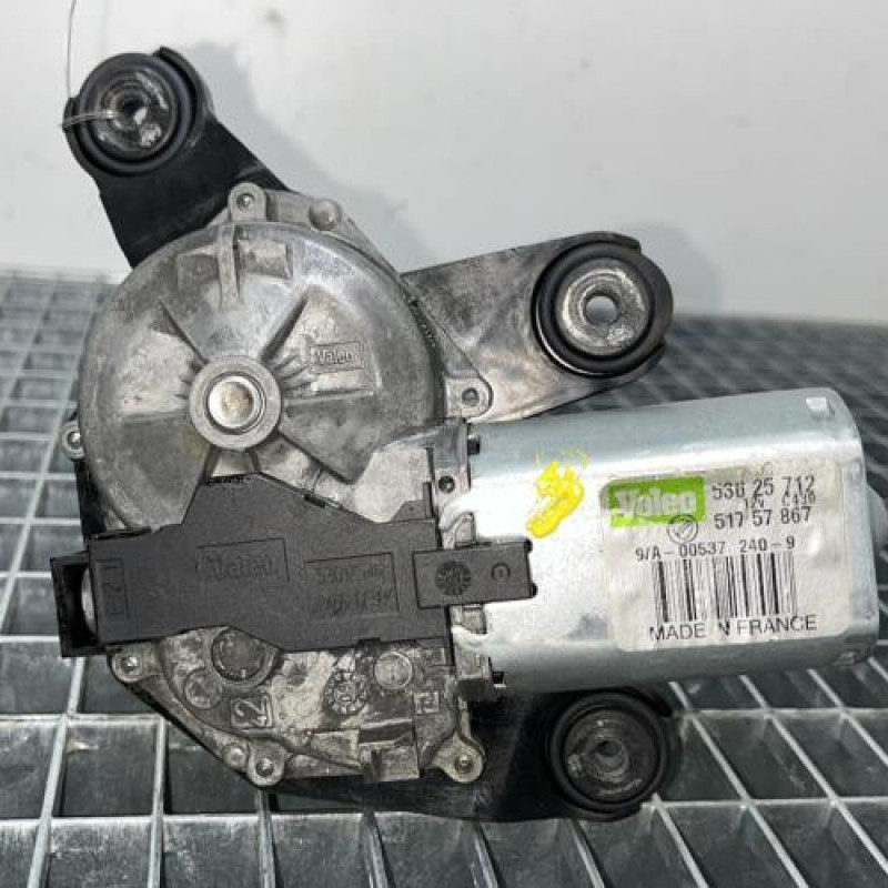 Moteur essuie glace arriere FIAT GRANDE PUNTO Photo n°1