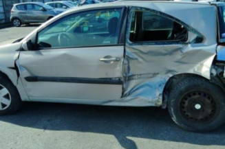 Vitre avant droit RENAULT MEGANE 2
