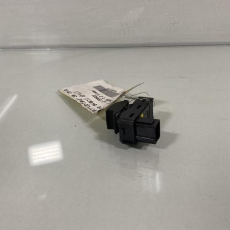 Interrupteur de leve vitre avant droit PEUGEOT 5008 1