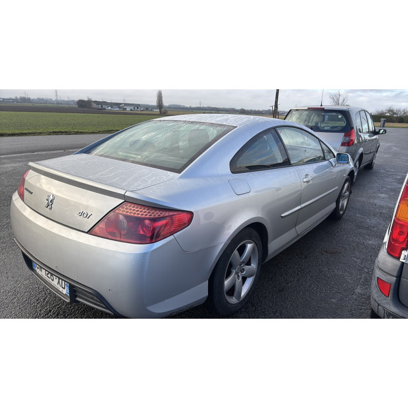 Feu arriere stop central PEUGEOT 407 Photo n°6
