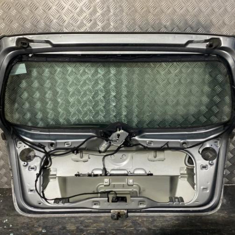 Malle/Hayon arriere VOLKSWAGEN PASSAT 5 Photo n°2