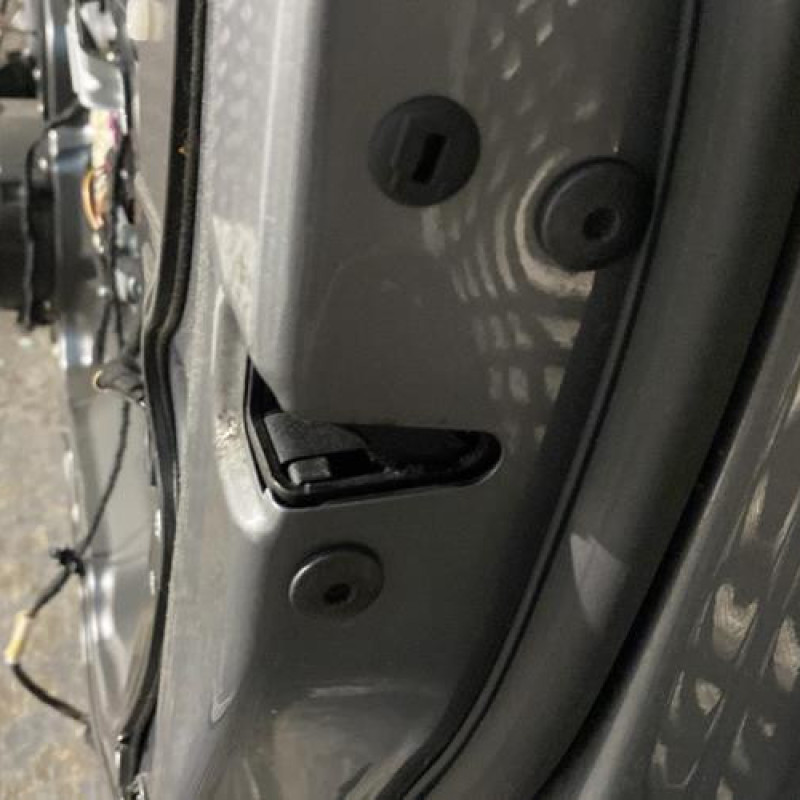 Porte avant droit VOLKSWAGEN PASSAT 5 Photo n°7