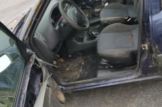 Leve vitre electrique avant gauche FORD FIESTA 4