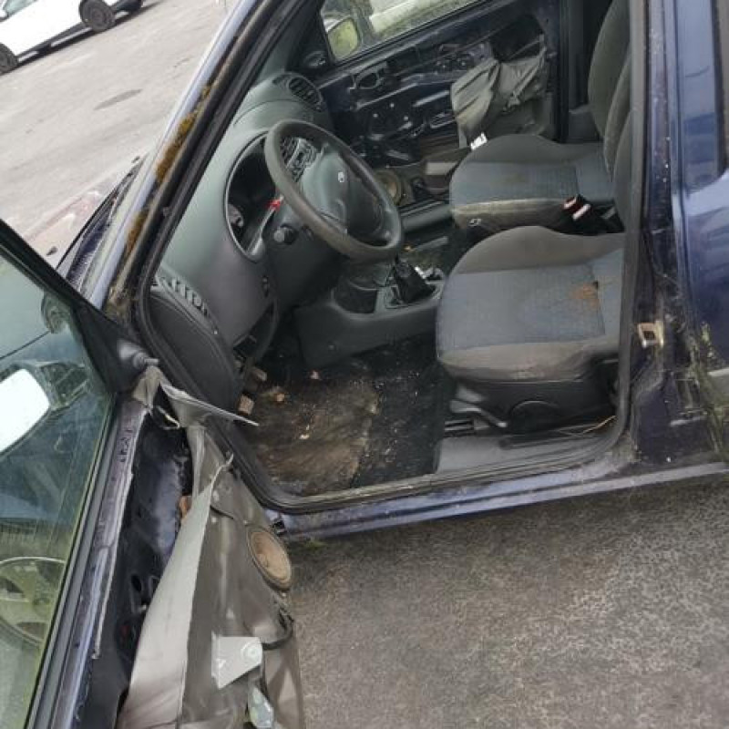 Leve vitre electrique avant gauche FORD FIESTA 4 Photo n°8