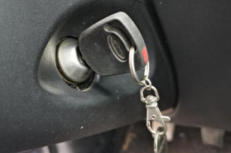 Leve vitre electrique avant gauche FORD FIESTA 4