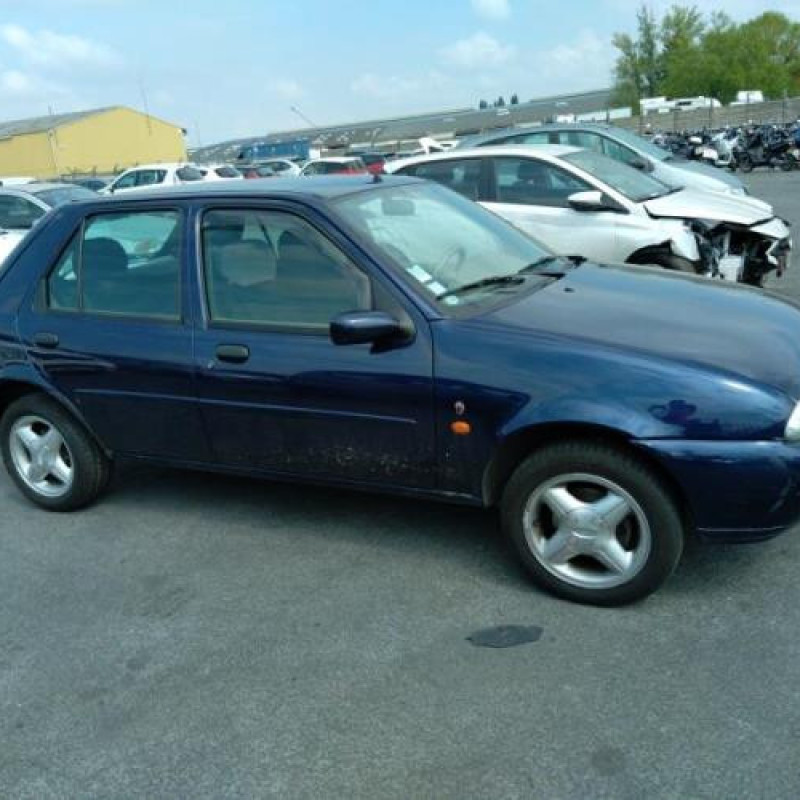 Feu arriere principal gauche (feux) FORD FIESTA 4 Photo n°4