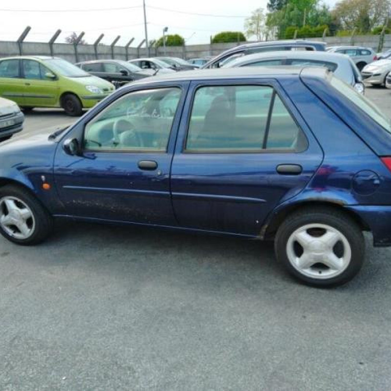 Feu arriere principal gauche (feux) FORD FIESTA 4 Photo n°6