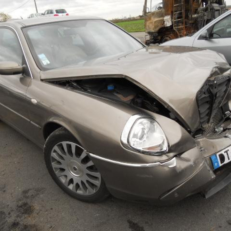 Jante LANCIA THESIS Photo n°4