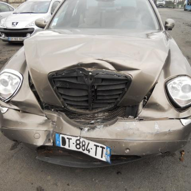 Jante LANCIA THESIS Photo n°3