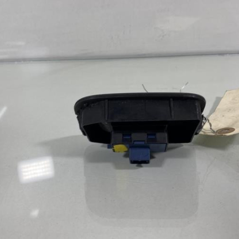 Interrupteur de leve vitre avant droit FIAT QUBO Photo n°3