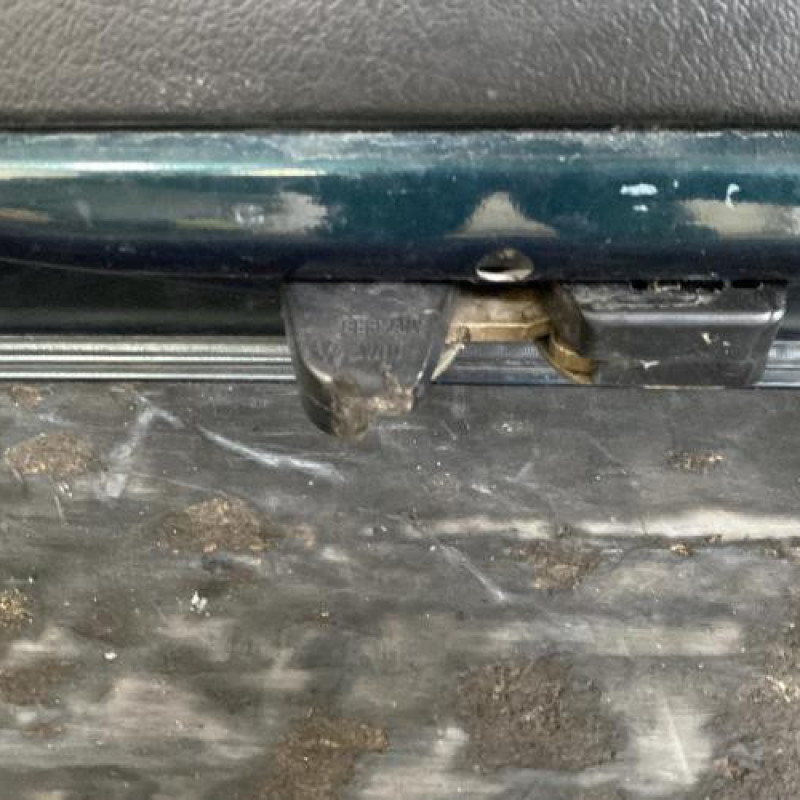 Malle/Hayon arriere VOLKSWAGEN GOLF 3 Photo n°3