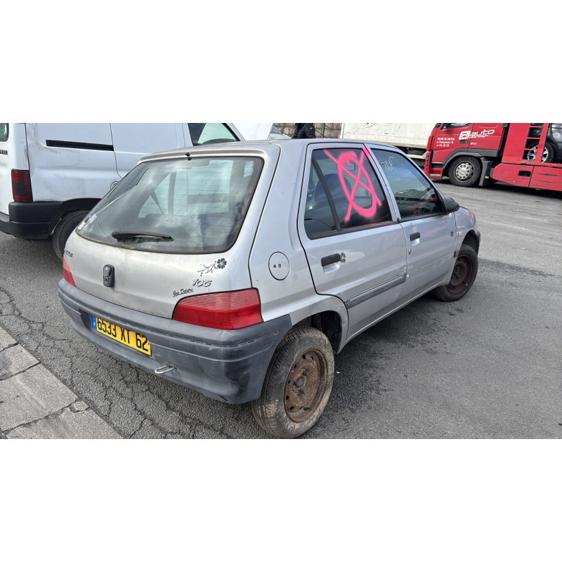 Bouton de warning PEUGEOT 106 Photo n°9