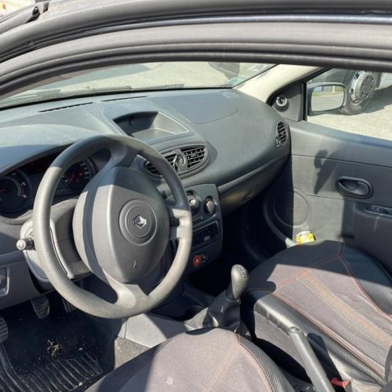 Pretensionneur de ceinture avant droit RENAULT CLIO 3 Photo n°9