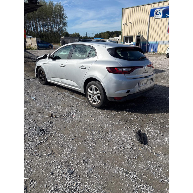 RENAULT MEGANE 4 PHASE 1 1.2i - 16V TURBO TCE 100 Photo n°4