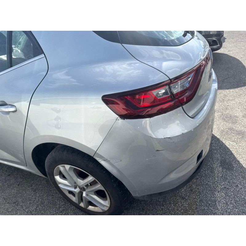 RENAULT MEGANE 4 PHASE 1 1.2i - 16V TURBO TCE 100 Photo n°6