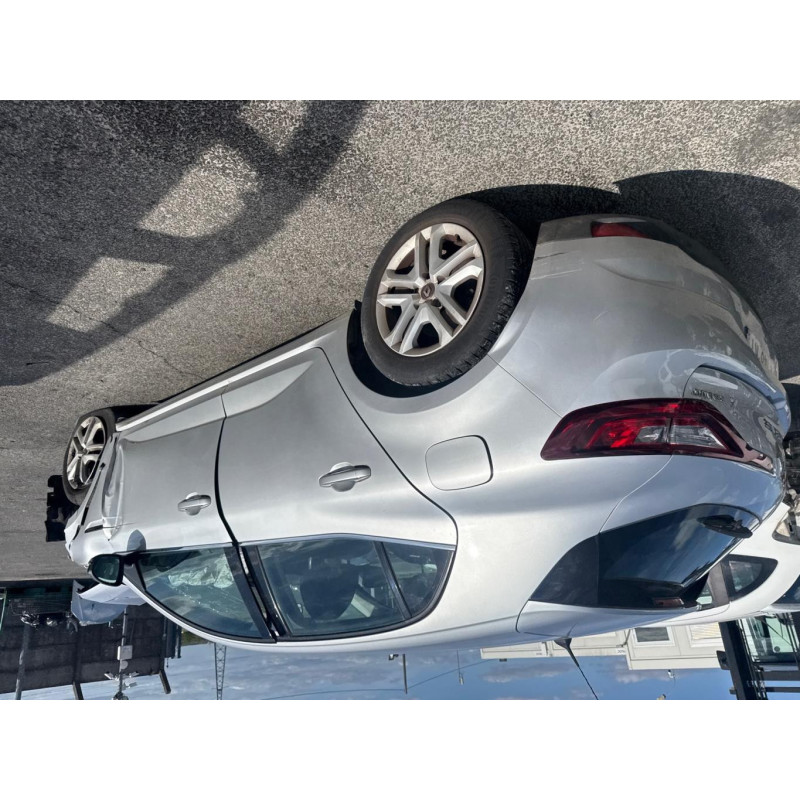 RENAULT MEGANE 4 PHASE 1 1.2i - 16V TURBO TCE 100 Photo n°15