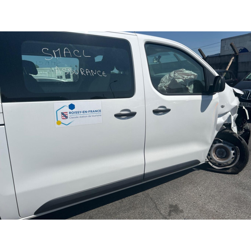 PEUGEOT TRAVELLER PHASE 1 1.5 BLUE HDI - 16V TURBO Photo n°13