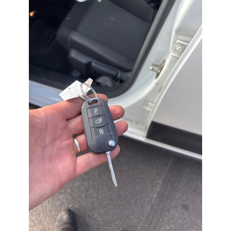 CITROEN C3 3 PHASE 2 1.5 BLUE HDI - 16V TURBO Photo n°4