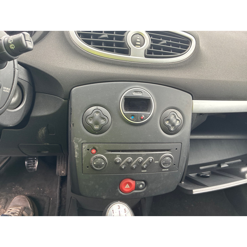 Boitier UCH RENAULT CLIO 3 Photo n°18