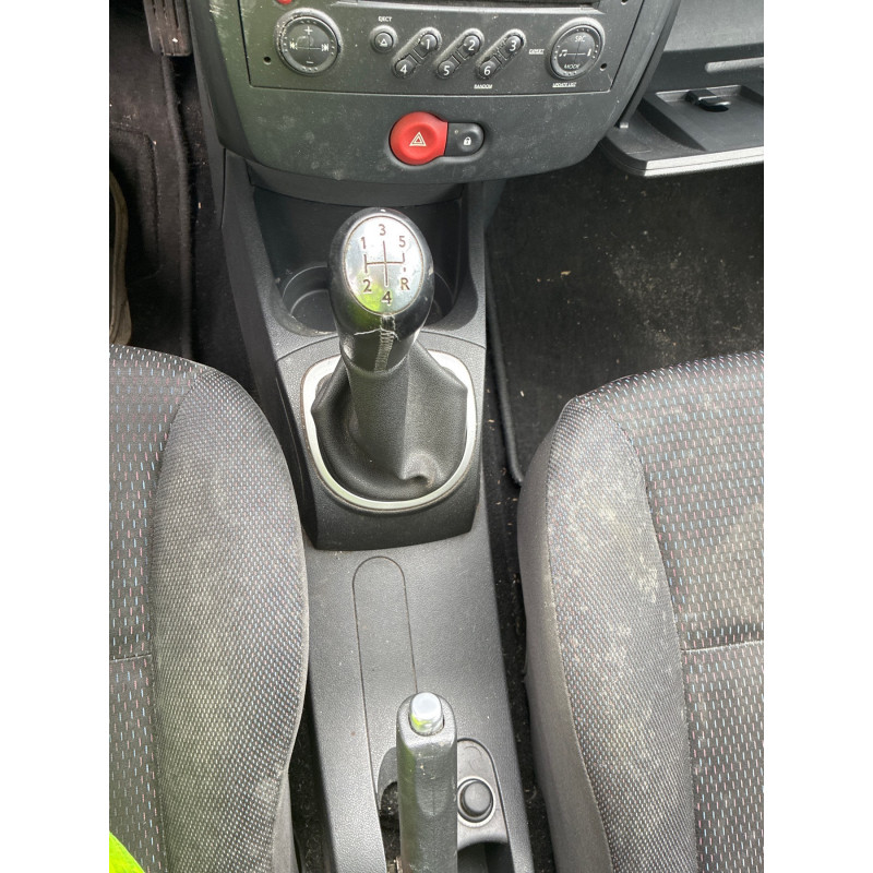 Boitier UCH RENAULT CLIO 3 Photo n°19