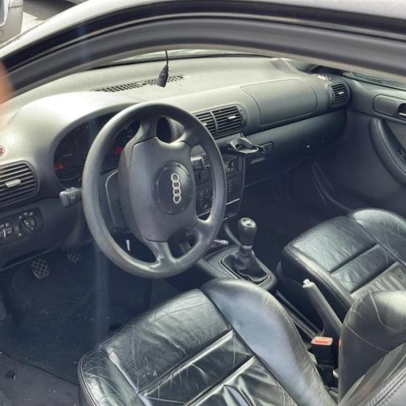 Porte avant droit AUDI A3 1 Photo n°11