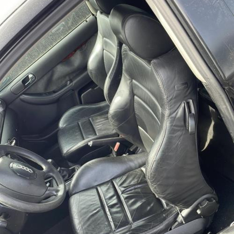 Porte avant droit AUDI A3 1 Photo n°12