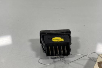 Interrupteur de leve vitre avant gauche PEUGEOT 106