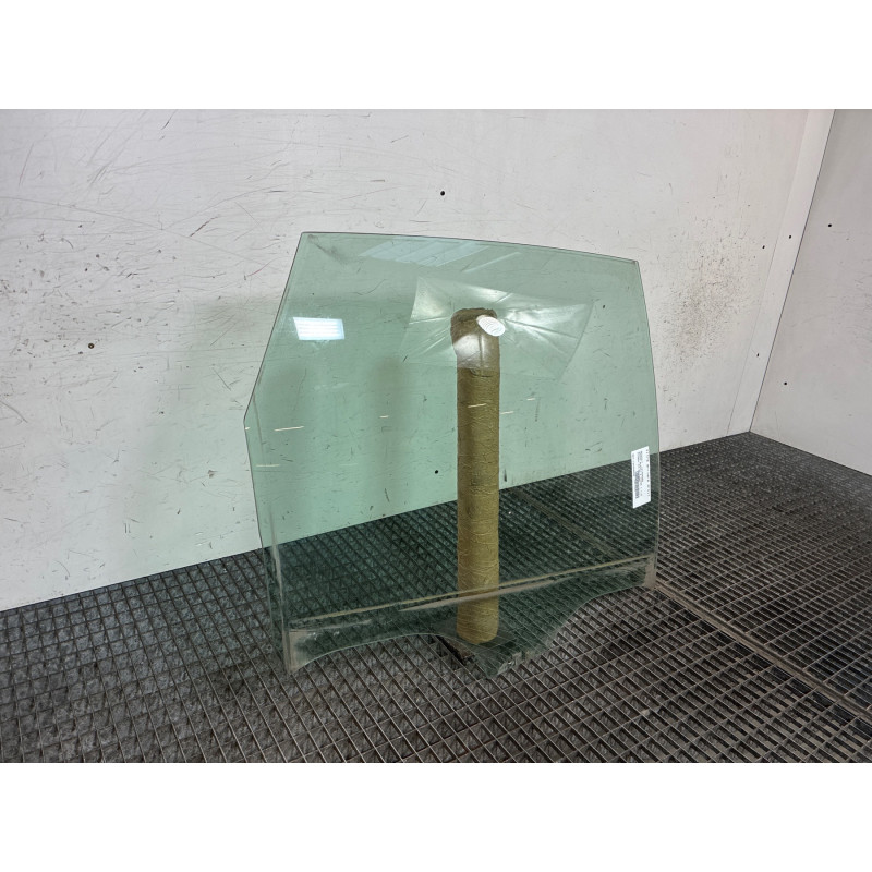 Vitre arriere droit RENAULT GRAND SCENIC 2 Photo n°1