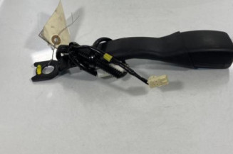 Attache ceinture avant droit TOYOTA AYGO 1