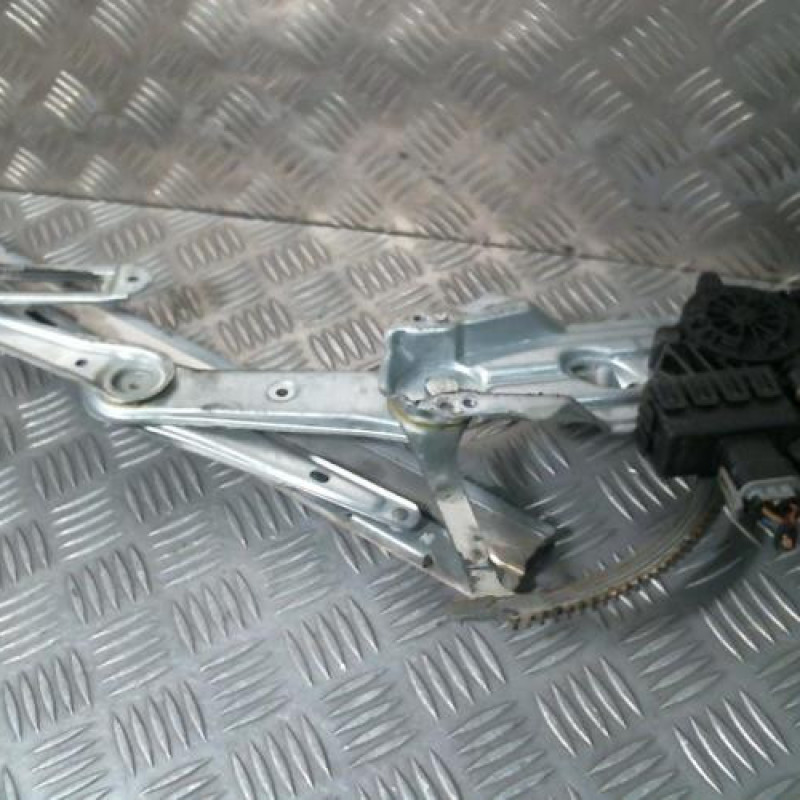 Leve vitre electrique avant gauche OPEL ASTRA G Photo n°1