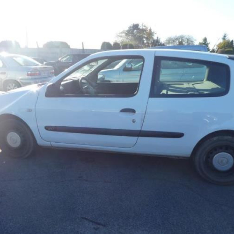 Compresseur clim RENAULT CLIO 2 Photo n°9