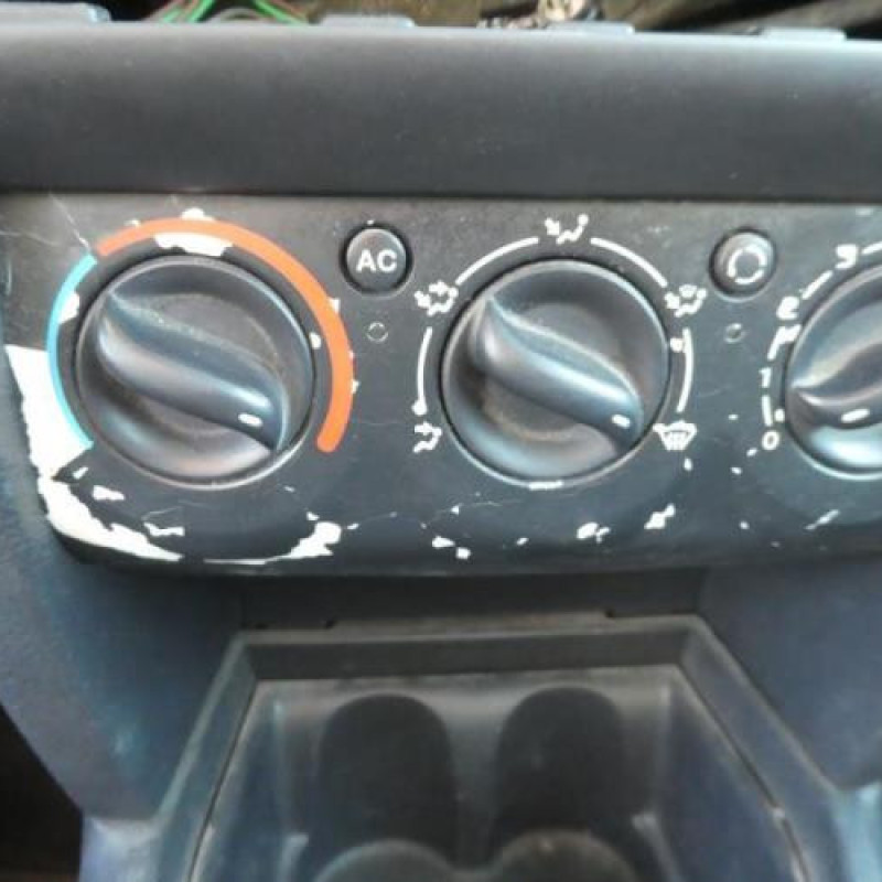 Compresseur clim RENAULT CLIO 2 Photo n°15