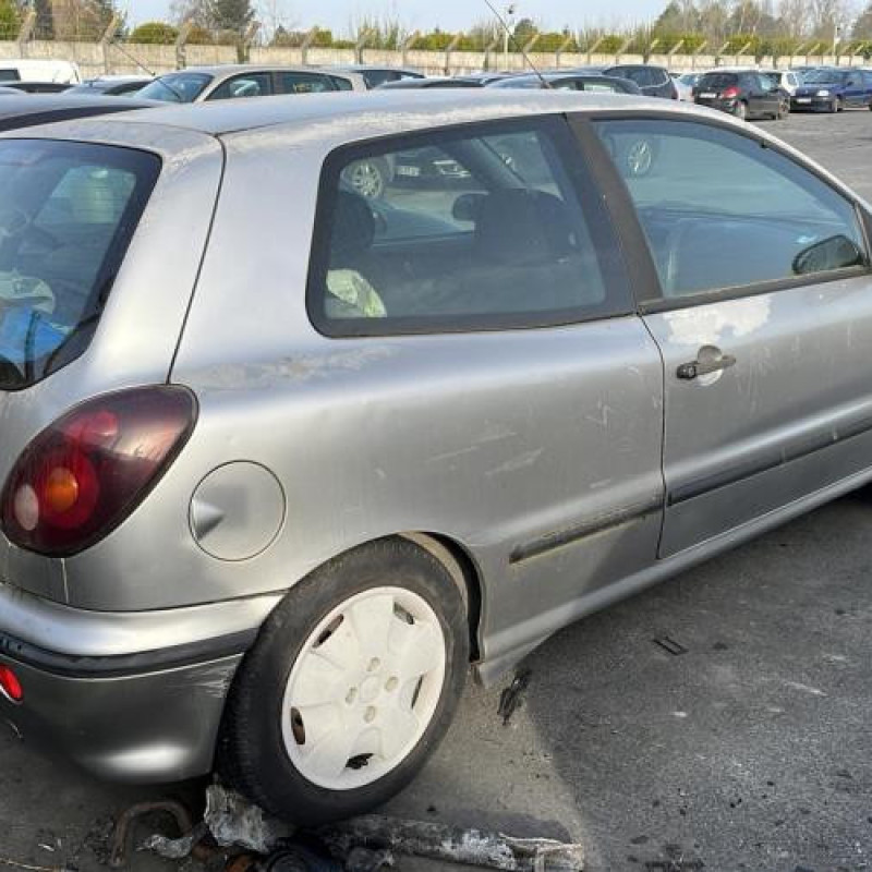 Bras essuie glace arriere FIAT BRAVO 1 Photo n°4