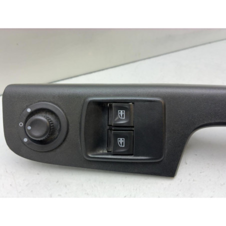 Interrupteur de leve vitre avant gauche RENAULT TRAFIC 3 COURT