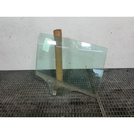 Vitre arriere droit MAZDA 3 2 Photo n°1