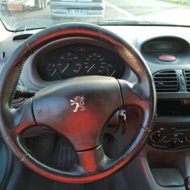 Bouton de warning PEUGEOT 206 Photo n°9