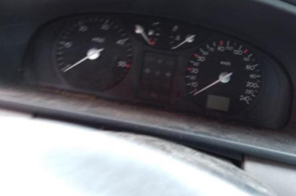 Feu arriere stop central RENAULT LAGUNA 2