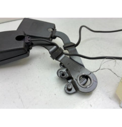 Attache ceinture arriere centrale PEUGEOT 5008 1