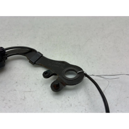 Attache ceinture arriere gauche PEUGEOT 5008 1
