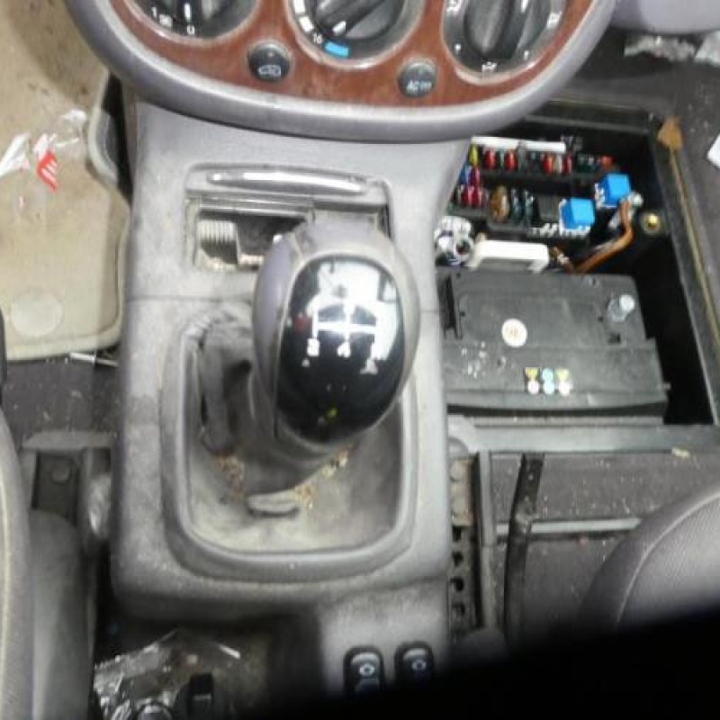 Vitre avant droit MERCEDES CLASSE A 168 Photo n°7